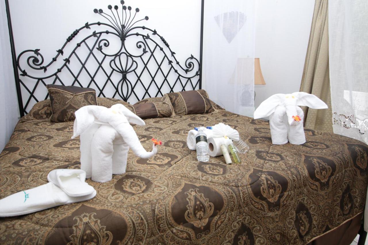 Hotel Palacio Canton Valladolid  Buitenkant foto
